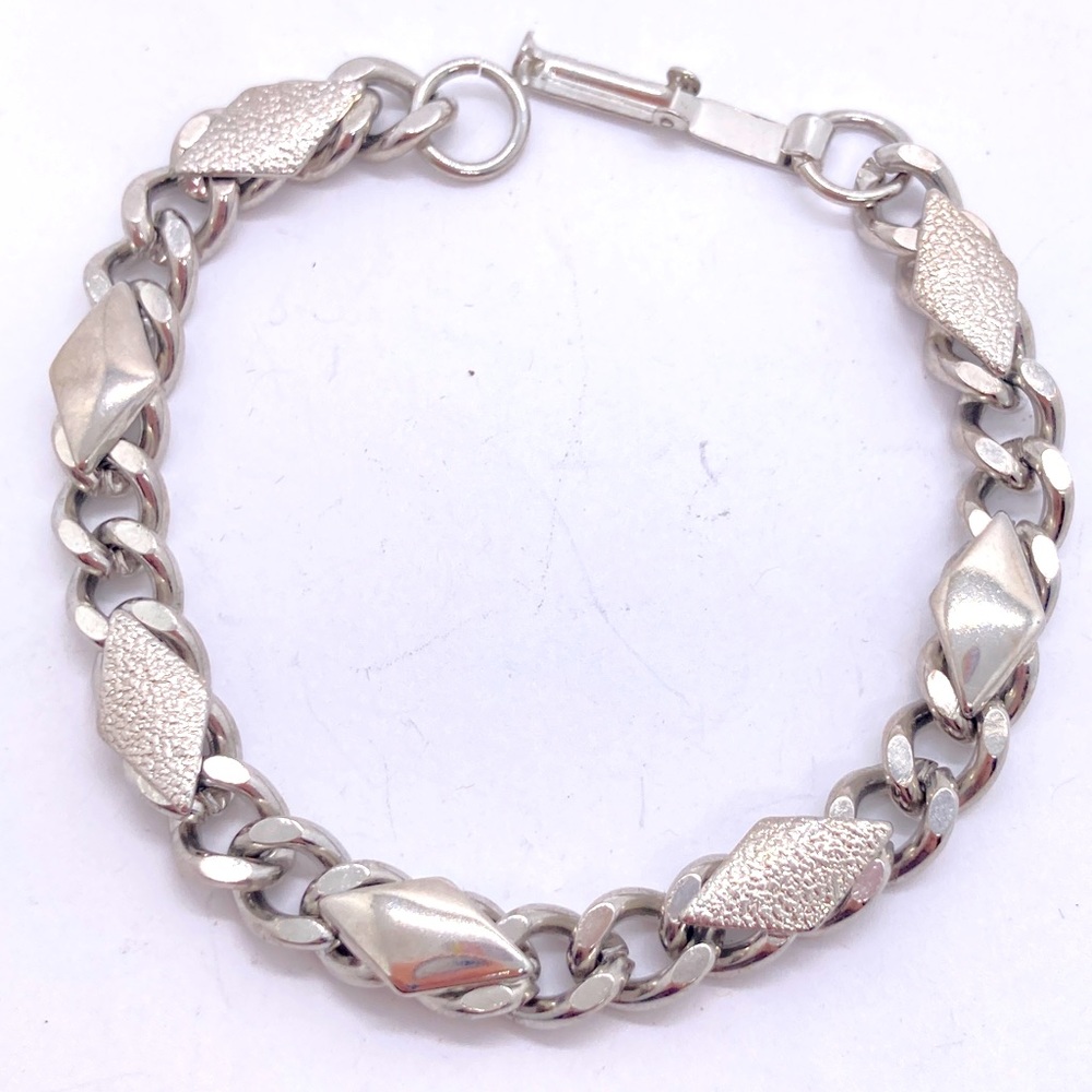 Silver Tone Chain Bracelet Diamond Shaped Accents